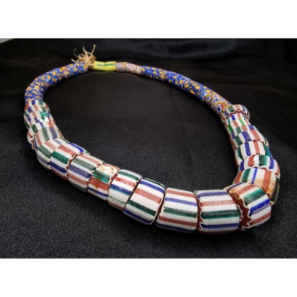 Antique African Trade Bead Necklace With Chevron & Millefiori Glass Beads - Picture 3 of 7